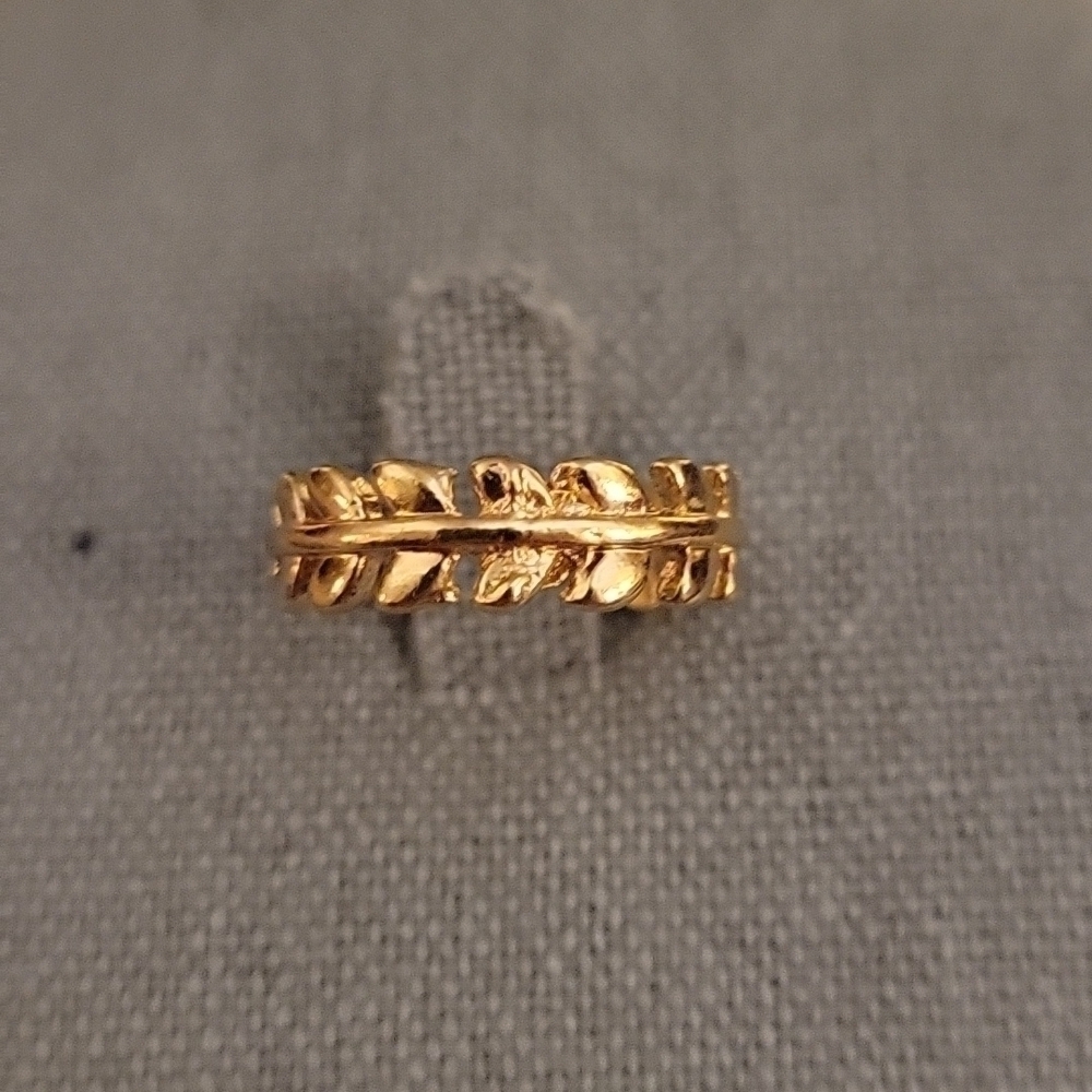 3/$25 Goldtone Vine Fairycore Ring Size 6